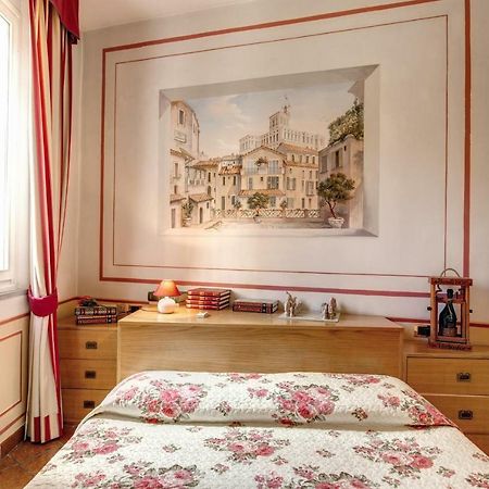 Apartament Lovely Flat By The Trevi Fountain Rzym Zewnętrze zdjęcie