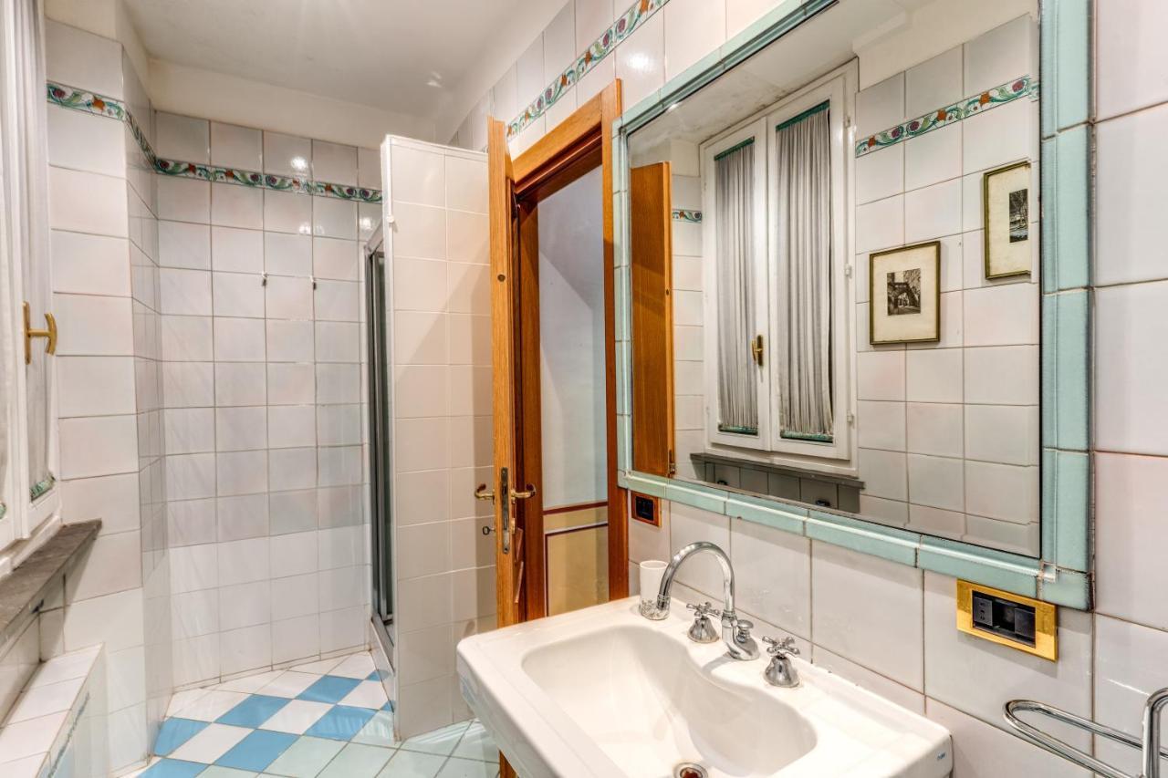 Apartament Lovely Flat By The Trevi Fountain Rzym Zewnętrze zdjęcie