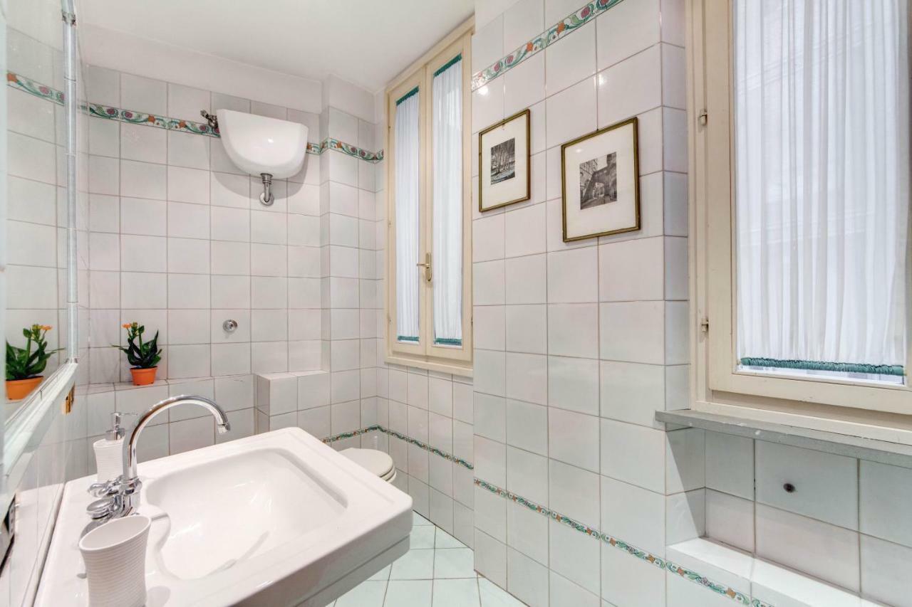 Apartament Lovely Flat By The Trevi Fountain Rzym Zewnętrze zdjęcie
