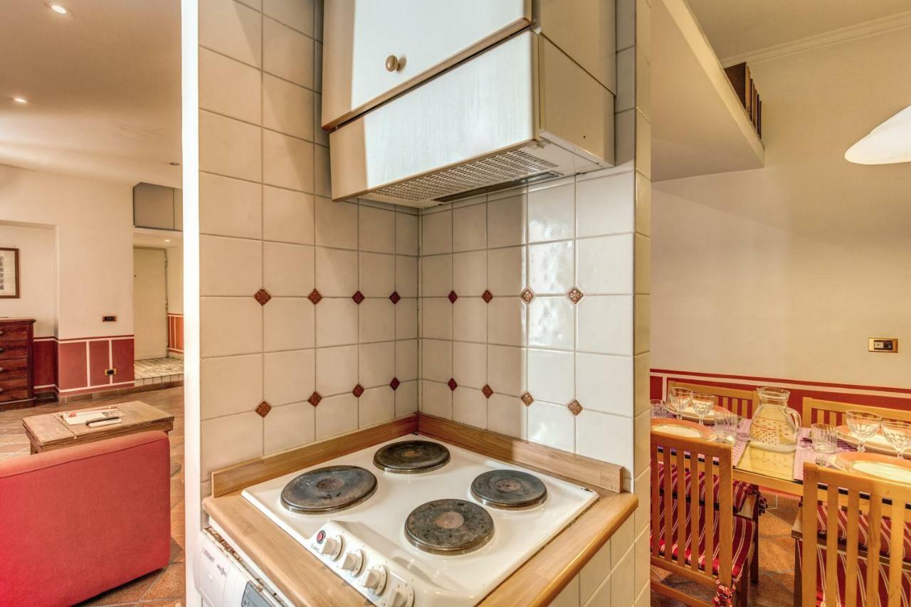 Apartament Lovely Flat By The Trevi Fountain Rzym Zewnętrze zdjęcie